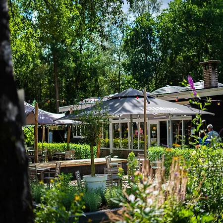 W Garden & Views, Cleaning Included Дом отдыха Хундерло